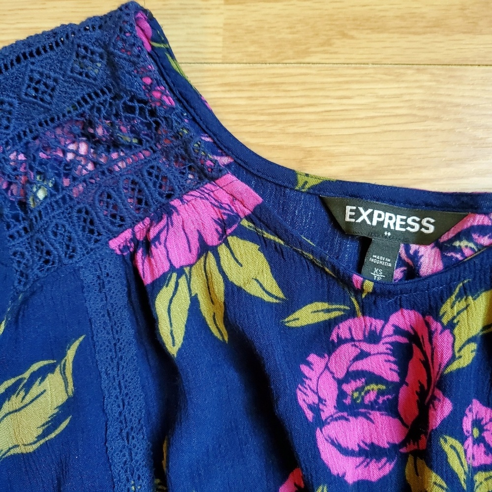 3 for $15 / Express • Cropped Floral Blouse with Flowy Sleeves - Picture 3 of 5